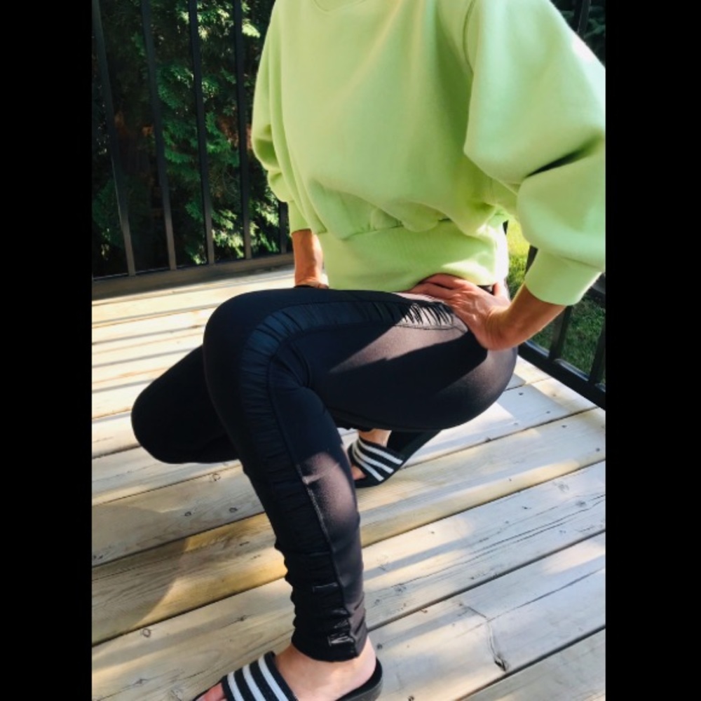 Lululemon Wunder Under Pant with Satin Side Strip